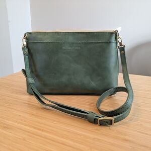 Portland Leather Poppy crossbody - large. Cucumber.